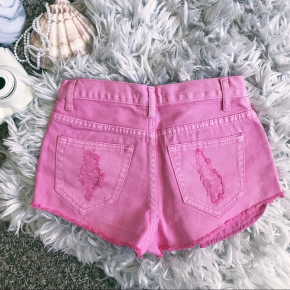 Pink High-Wasted Denim Shorts - Picture 3 of 4